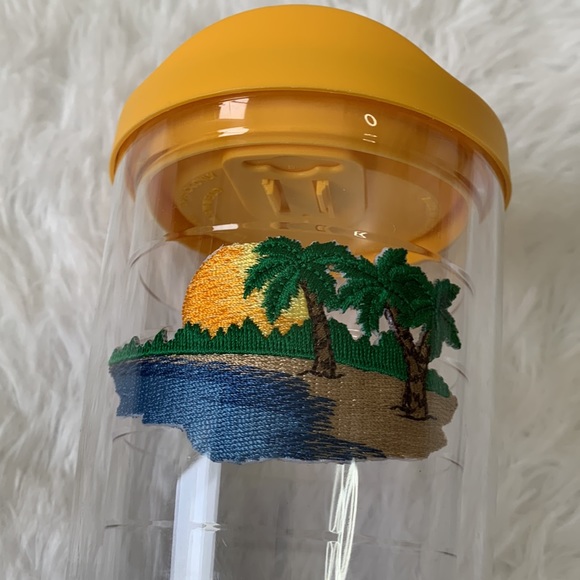 ❌SOLD❌Tervis Cup Beach Scene - Picture 2 of 5